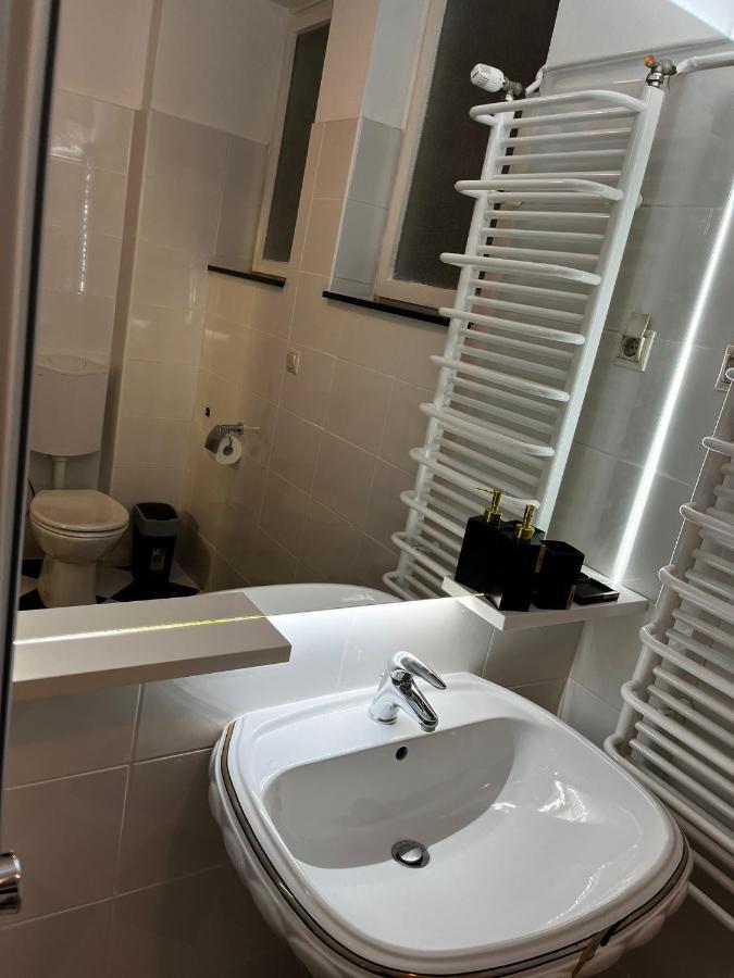 Apartman Gold Maris Karlovac Exterior photo