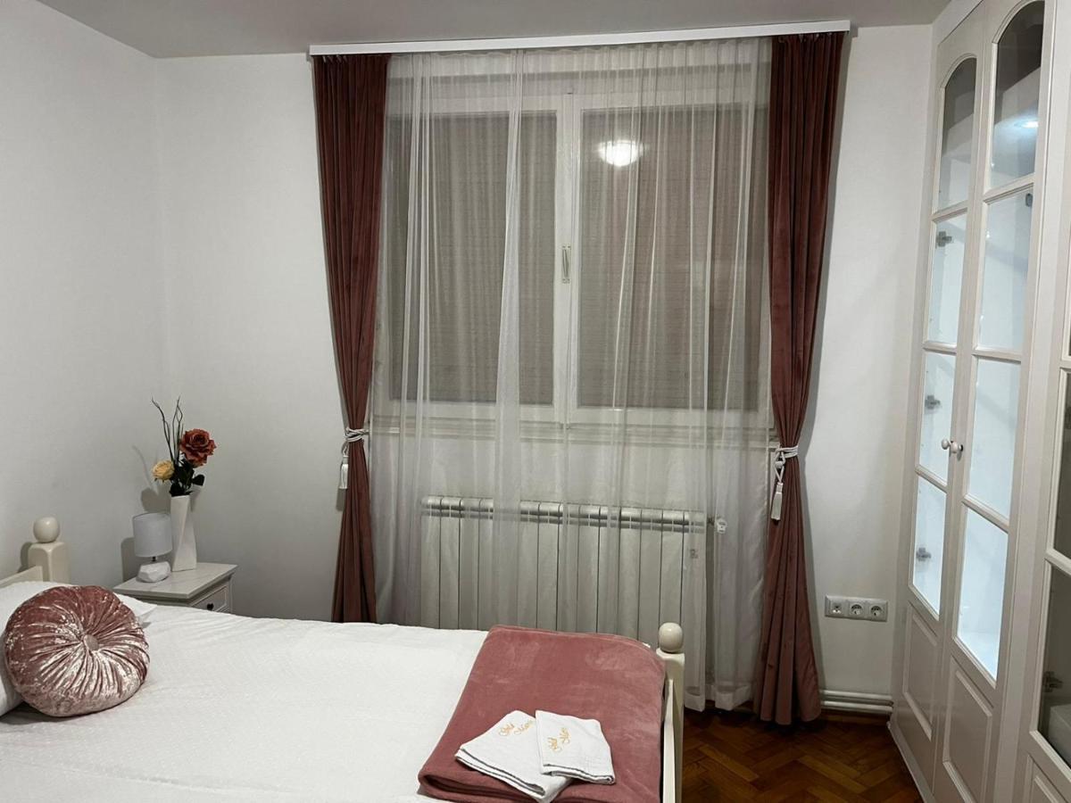 Apartman Gold Maris Karlovac Exterior photo