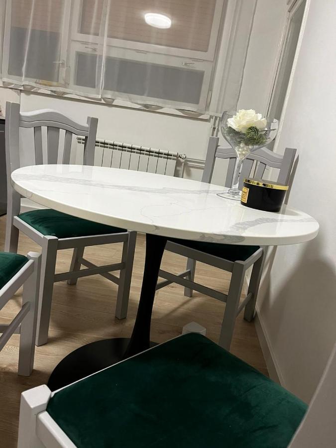 Apartman Gold Maris Karlovac Exterior photo