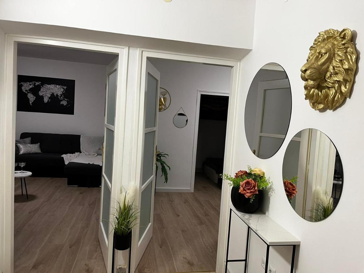 Apartman Gold Maris Karlovac Exterior photo