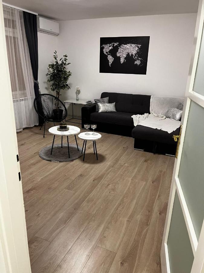 Apartman Gold Maris Karlovac Exterior photo